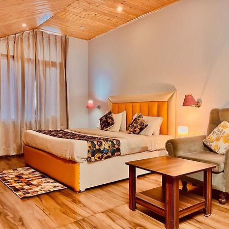 Hadimba Hill View By Hadimba Palace, Manali - Premium Room ! Family Hotel ! Parking ! Near Hadimba Temple Екстер'єр фото