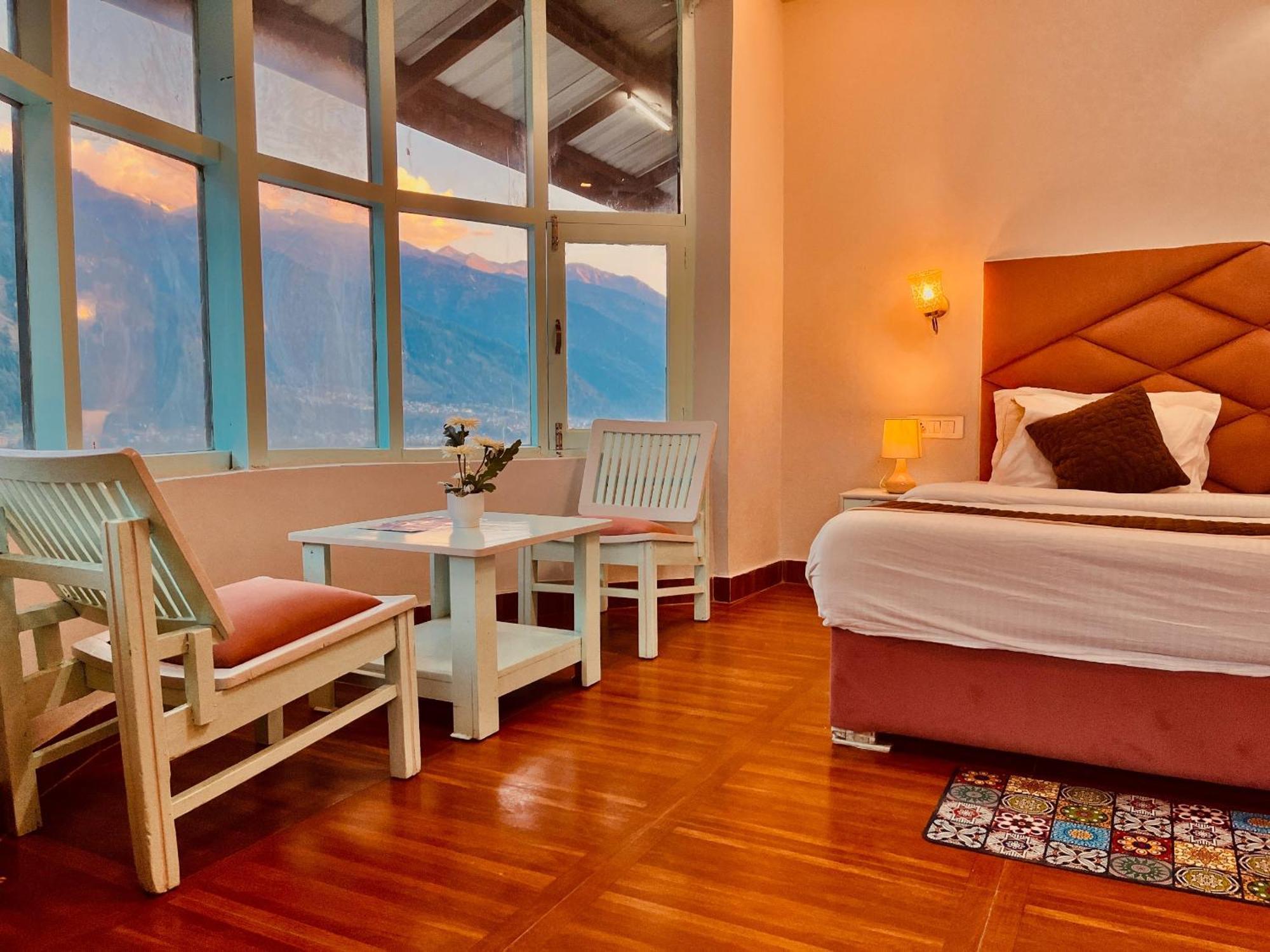 Hadimba Hill View By Hadimba Palace, Manali - Premium Room ! Family Hotel ! Parking ! Near Hadimba Temple Екстер'єр фото
