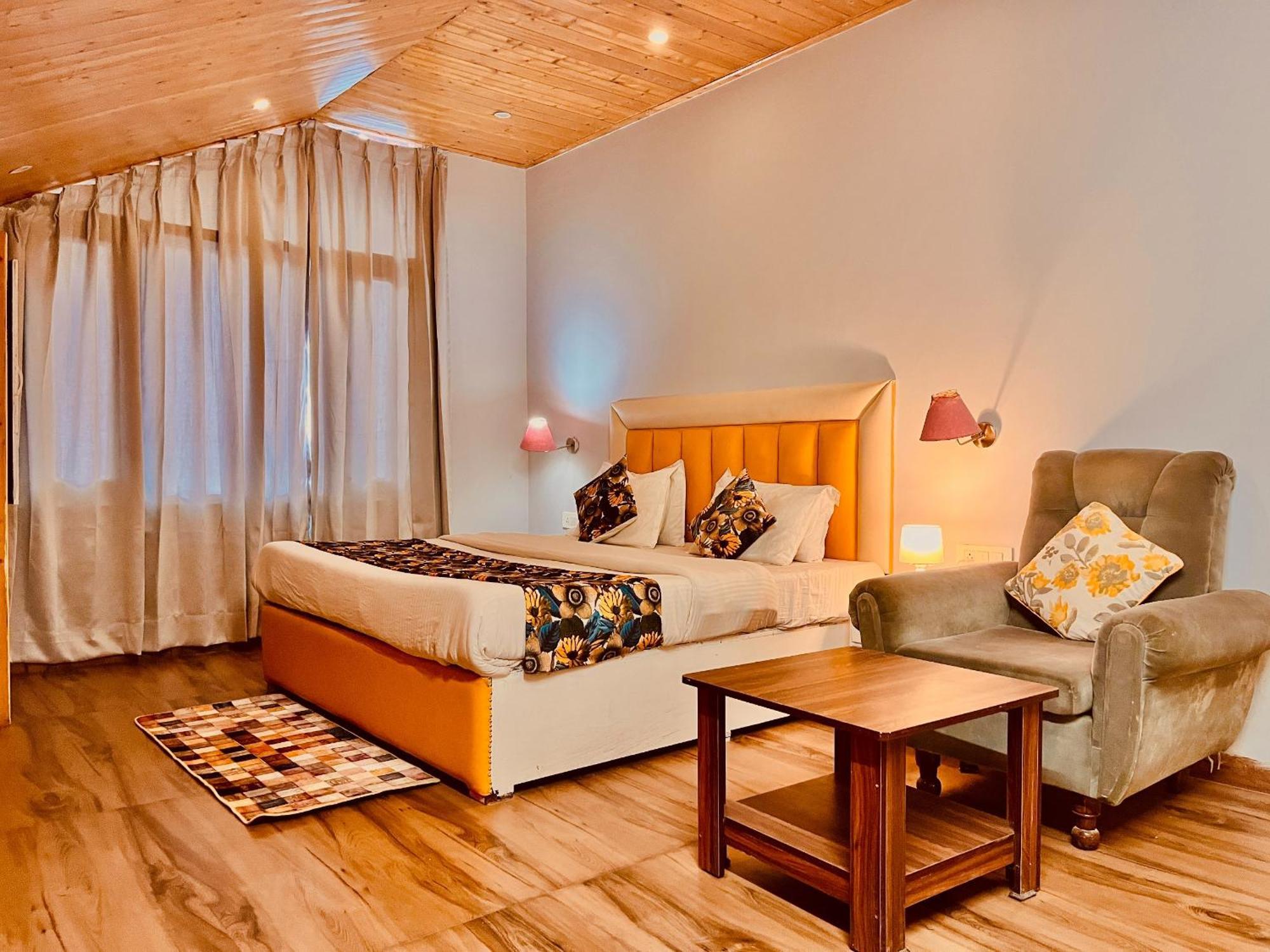 Hadimba Hill View By Hadimba Palace, Manali - Premium Room ! Family Hotel ! Parking ! Near Hadimba Temple Екстер'єр фото