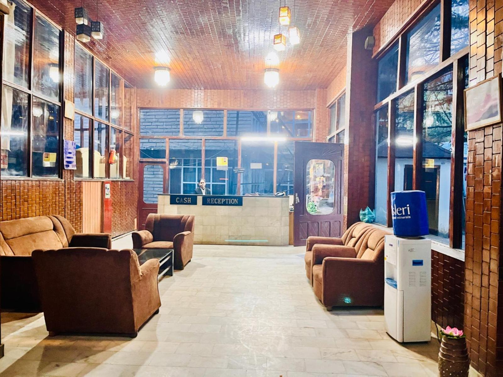 Hadimba Hill View By Hadimba Palace, Manali - Premium Room ! Family Hotel ! Parking ! Near Hadimba Temple Екстер'єр фото