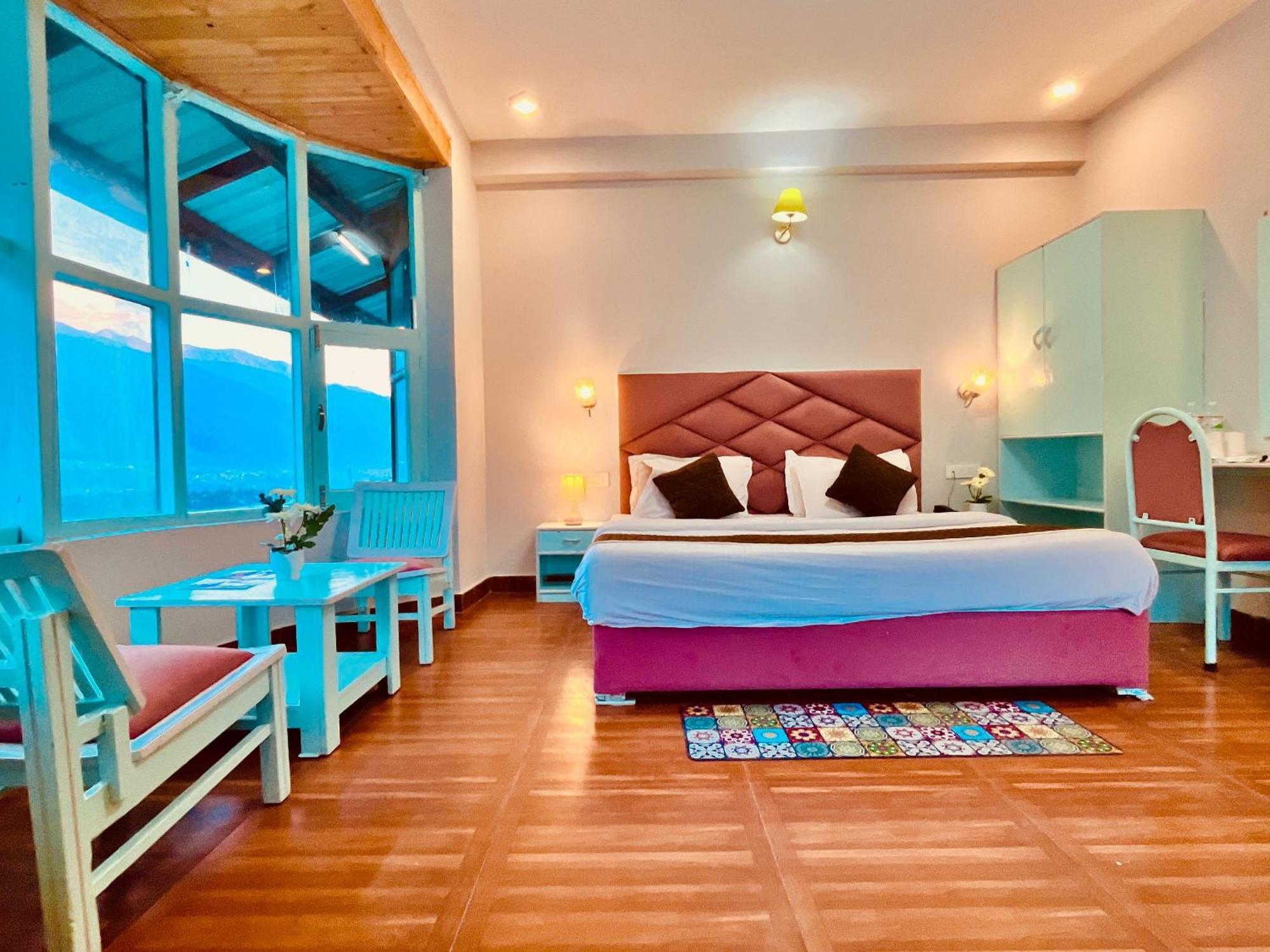 Hadimba Hill View By Hadimba Palace, Manali - Premium Room ! Family Hotel ! Parking ! Near Hadimba Temple Екстер'єр фото