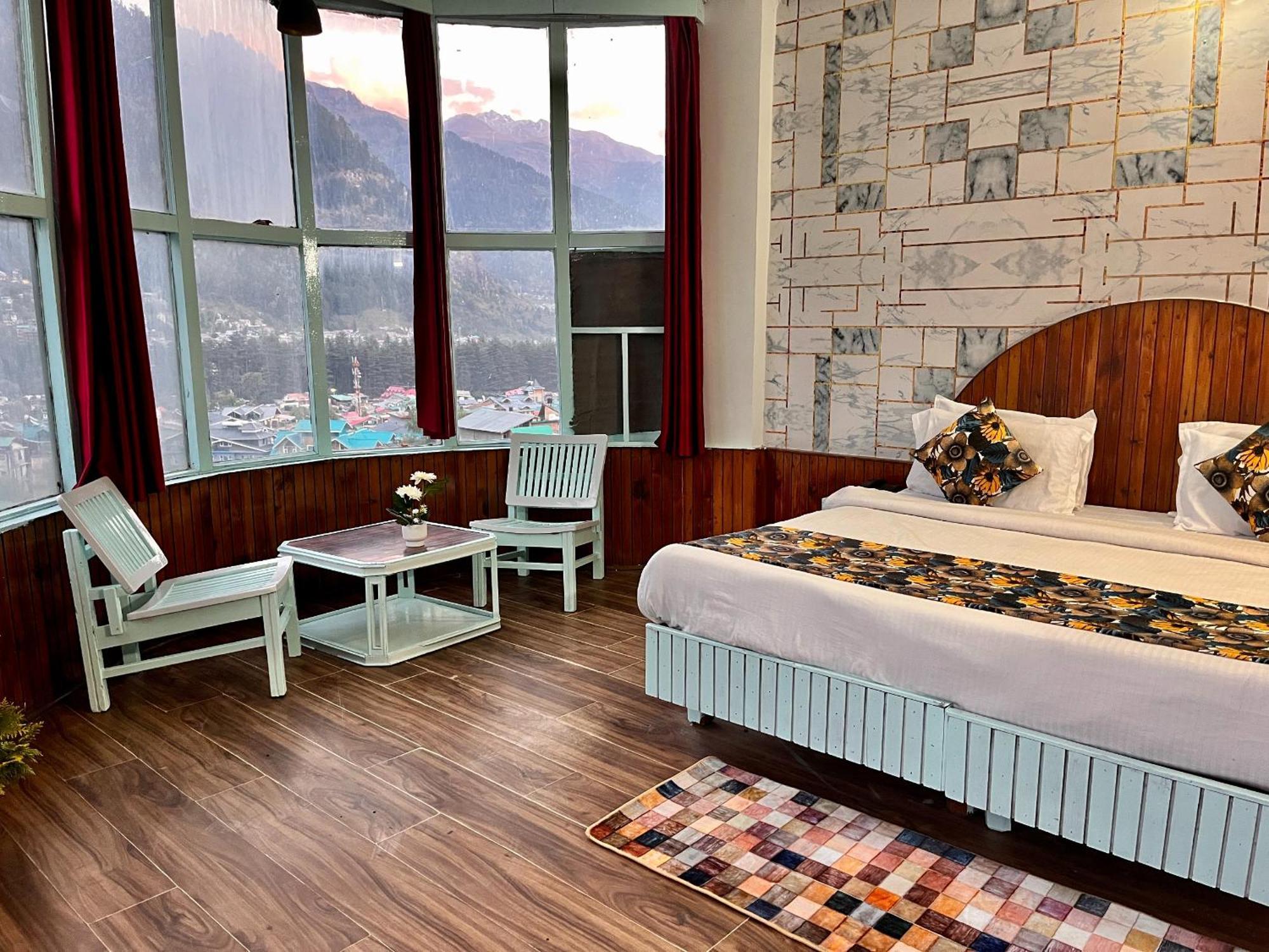 Hadimba Hill View By Hadimba Palace, Manali - Premium Room ! Family Hotel ! Parking ! Near Hadimba Temple Екстер'єр фото