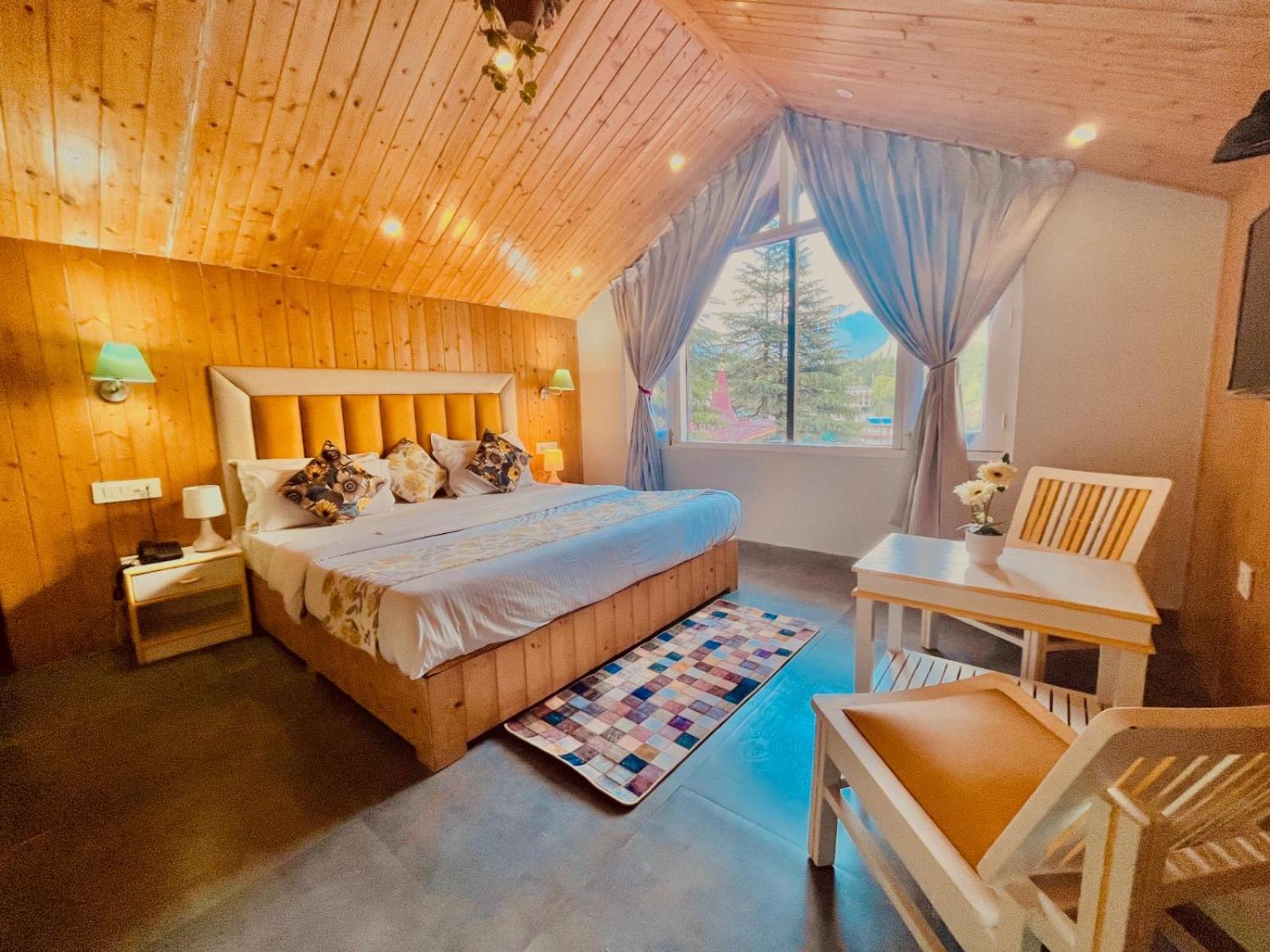 Hadimba Hill View By Hadimba Palace, Manali - Premium Room ! Family Hotel ! Parking ! Near Hadimba Temple Екстер'єр фото