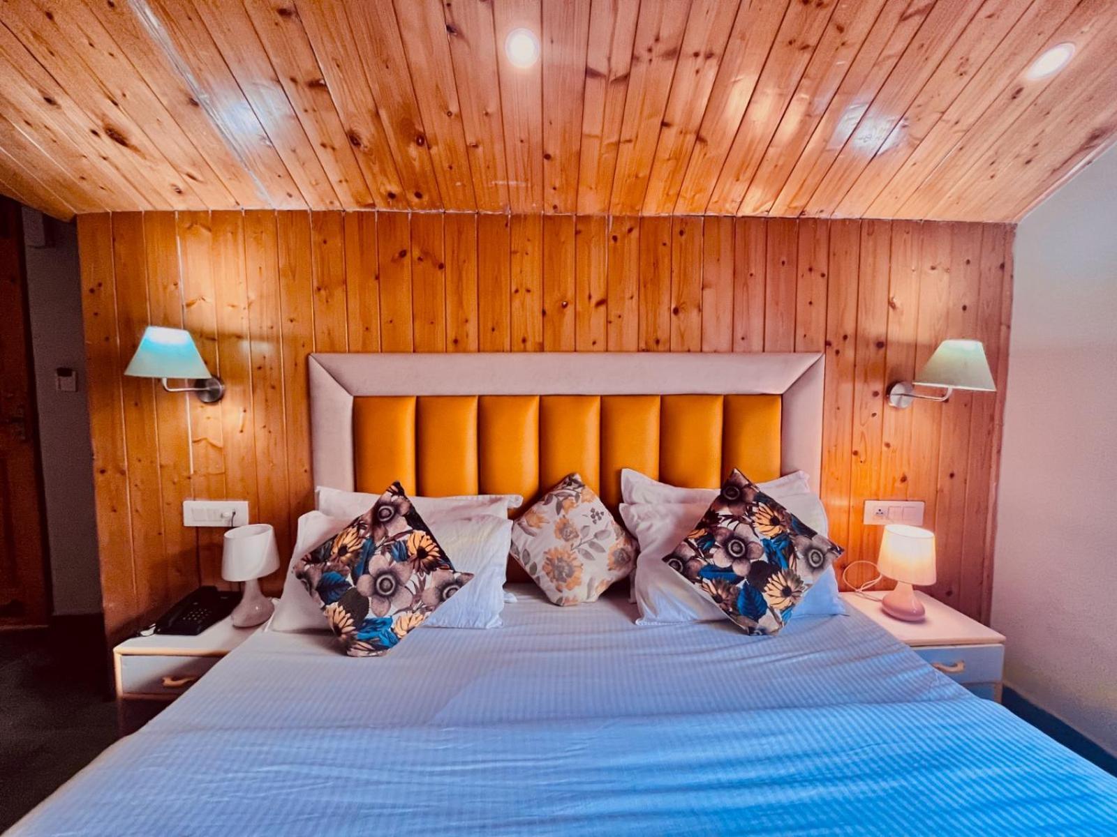 Hadimba Hill View By Hadimba Palace, Manali - Premium Room ! Family Hotel ! Parking ! Near Hadimba Temple Екстер'єр фото