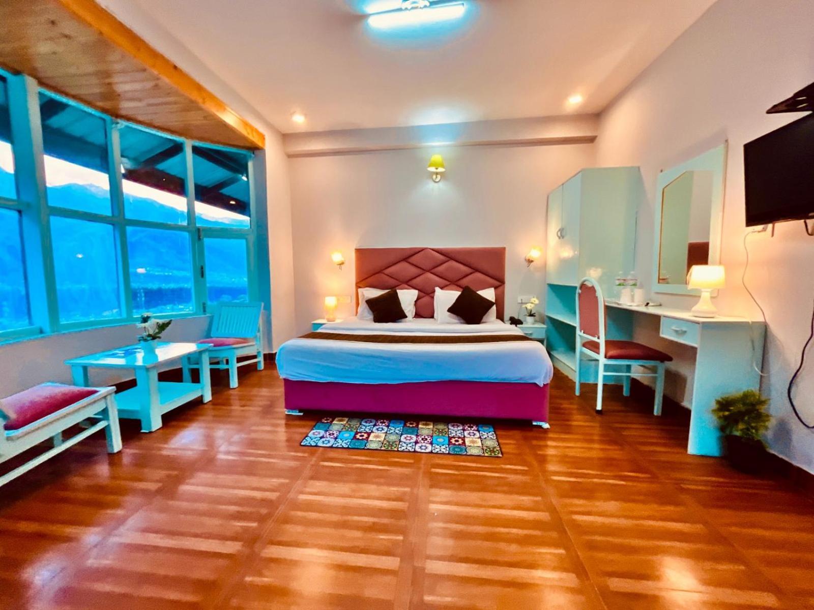 Hadimba Hill View By Hadimba Palace, Manali - Premium Room ! Family Hotel ! Parking ! Near Hadimba Temple Екстер'єр фото
