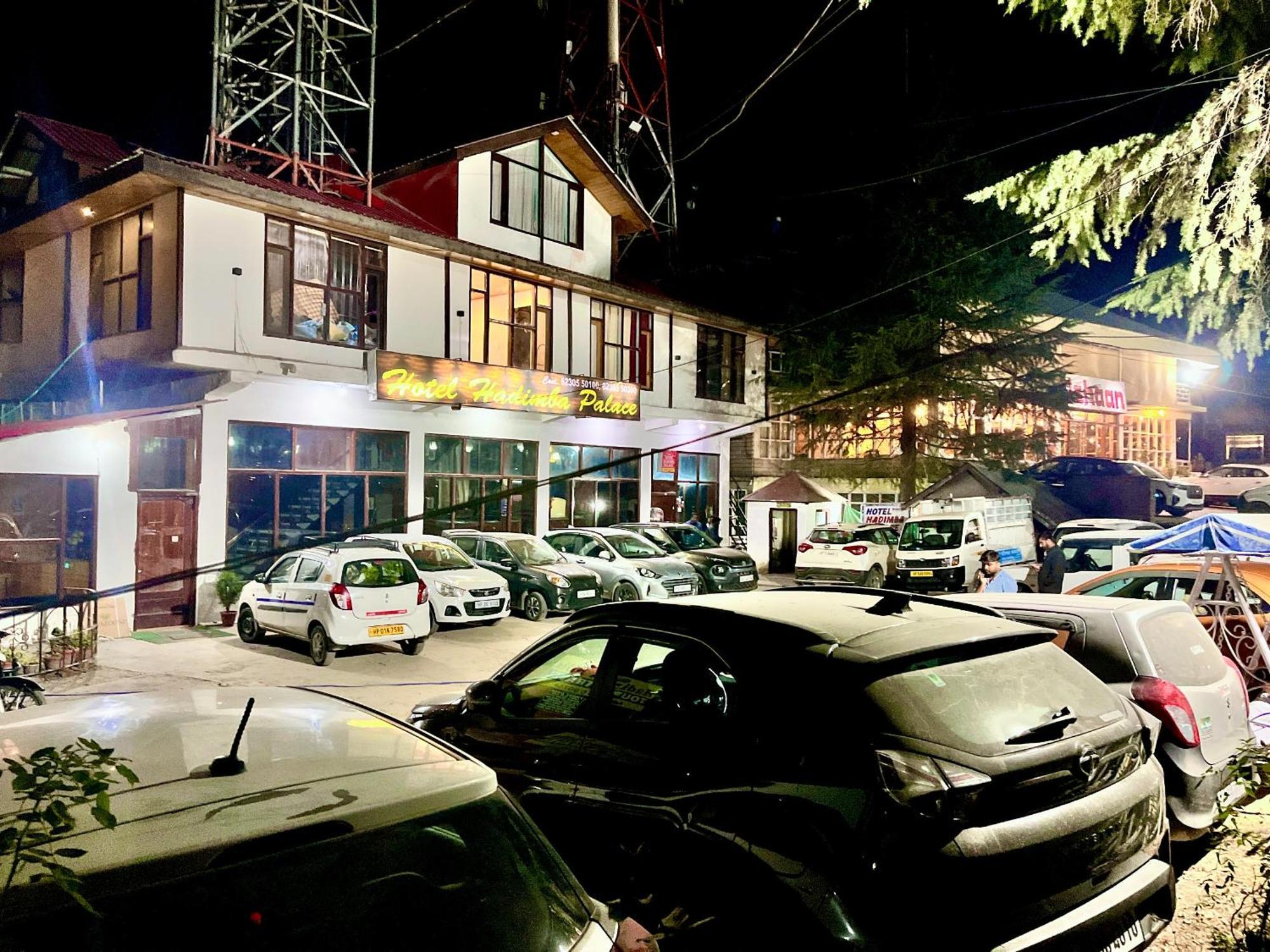 Hadimba Hill View By Hadimba Palace, Manali - Premium Room ! Family Hotel ! Parking ! Near Hadimba Temple Екстер'єр фото