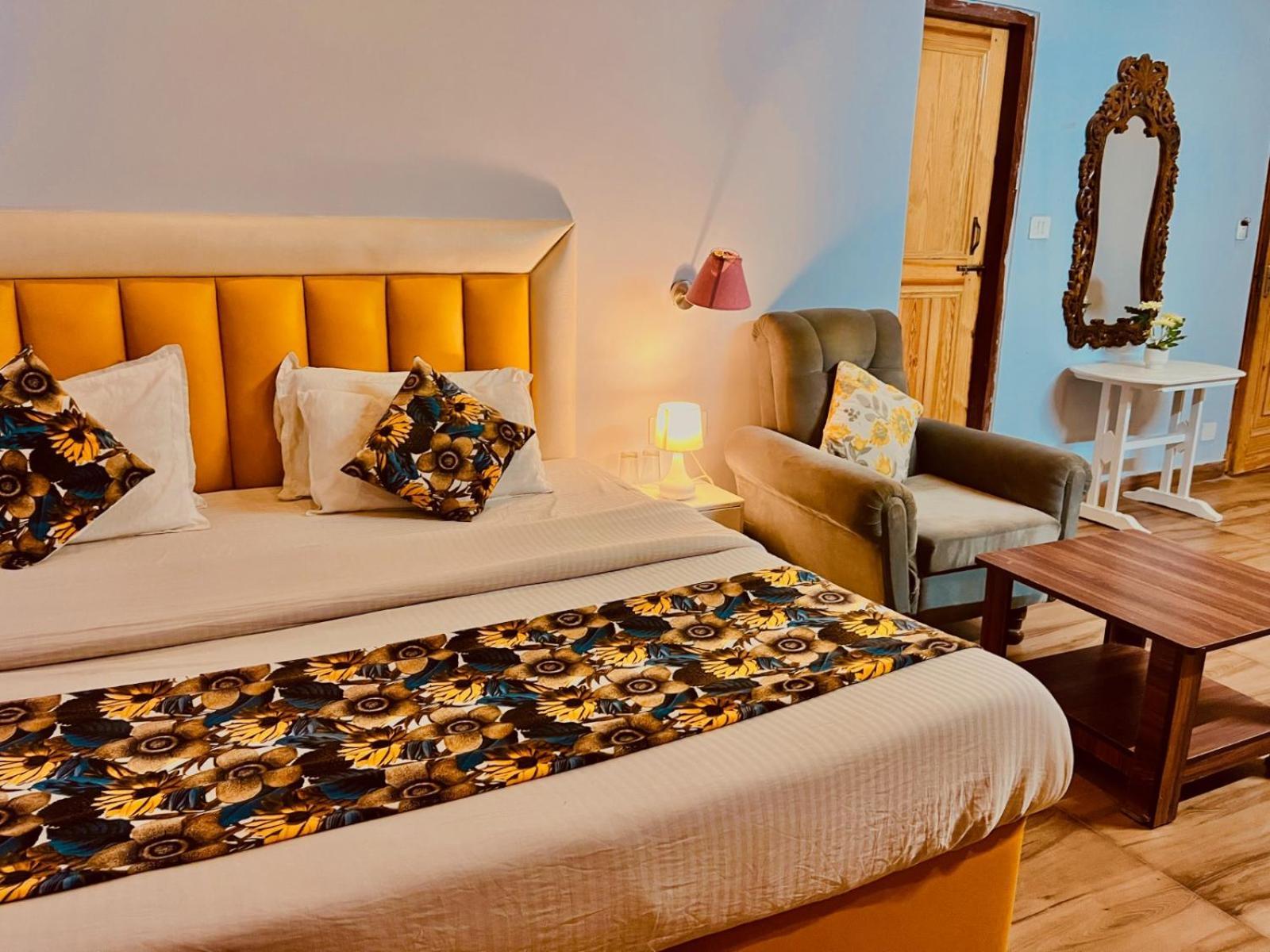 Hadimba Hill View By Hadimba Palace, Manali - Premium Room ! Family Hotel ! Parking ! Near Hadimba Temple Екстер'єр фото