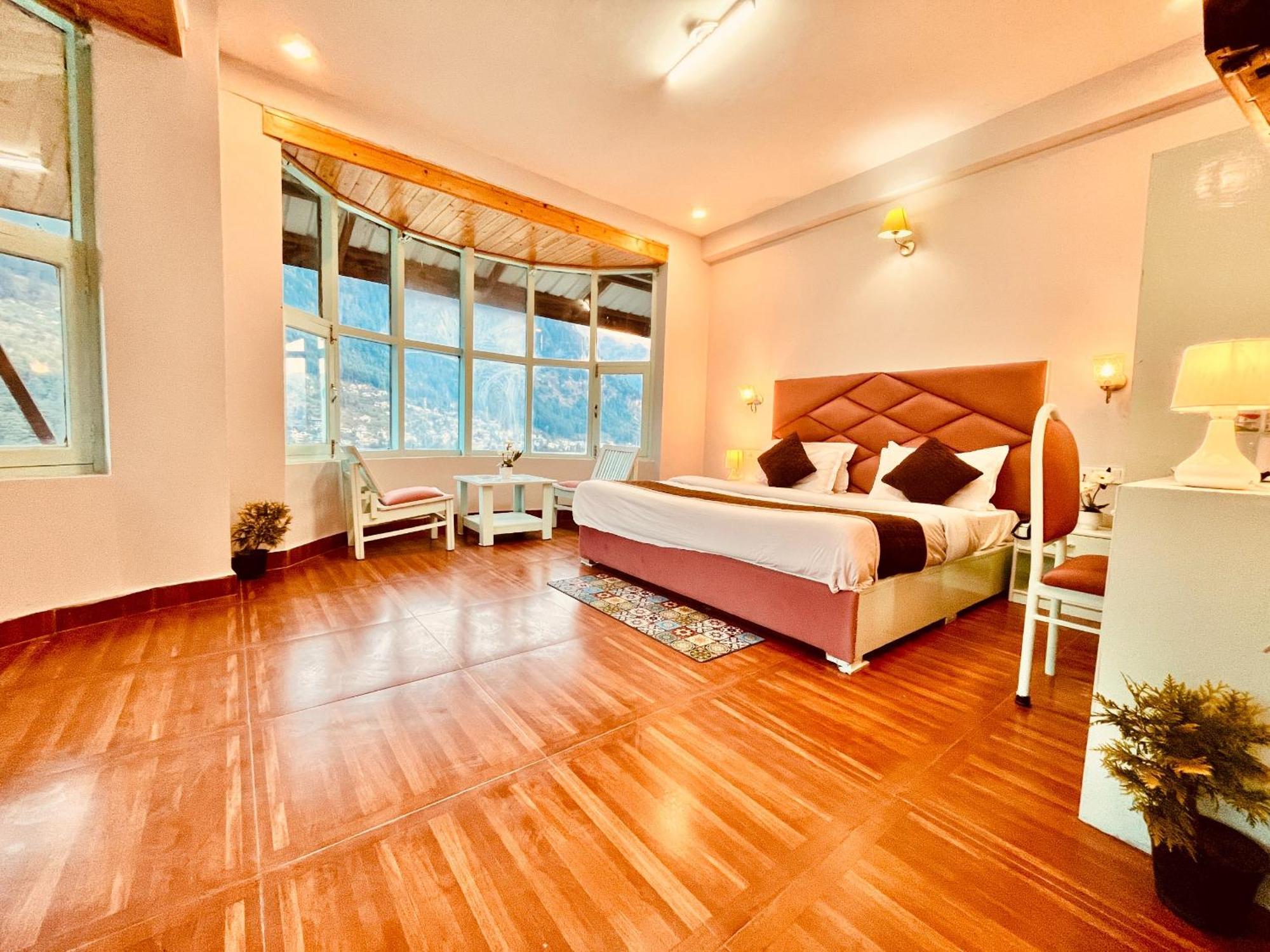 Hadimba Hill View By Hadimba Palace, Manali - Premium Room ! Family Hotel ! Parking ! Near Hadimba Temple Екстер'єр фото