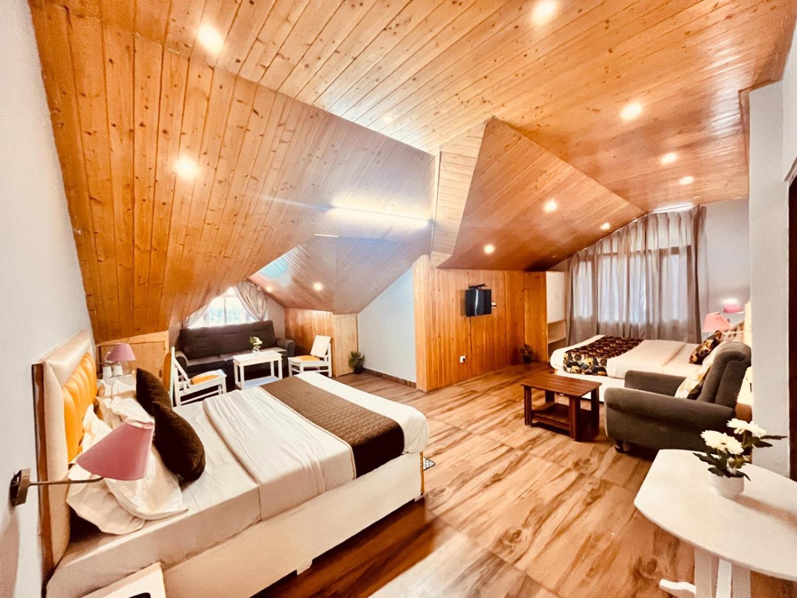 Hadimba Hill View By Hadimba Palace, Manali - Premium Room ! Family Hotel ! Parking ! Near Hadimba Temple Екстер'єр фото